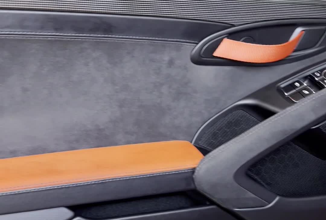 Alcantara door trim in the Porsche 911 GT3 RS